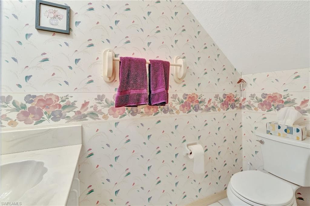 992 Woodshire Ln D303, Naples, FL 34105-7