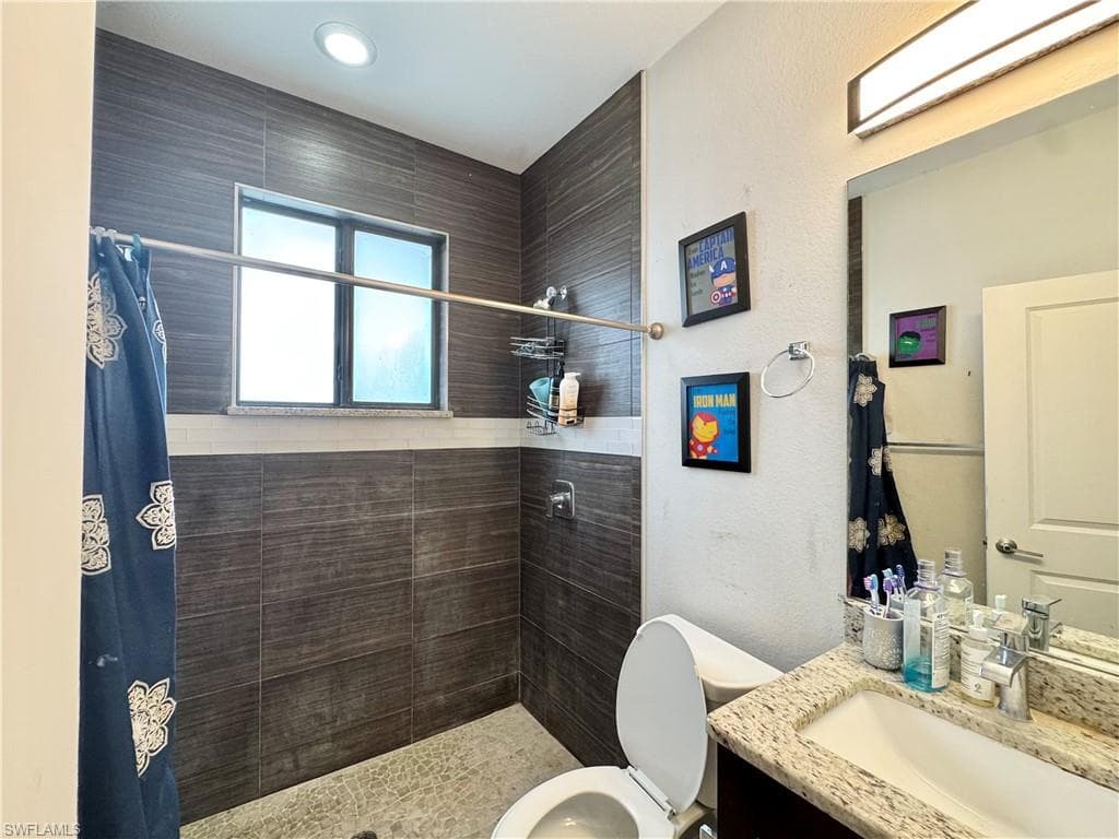3232 4th Ave SE, Naples, FL 34117-19