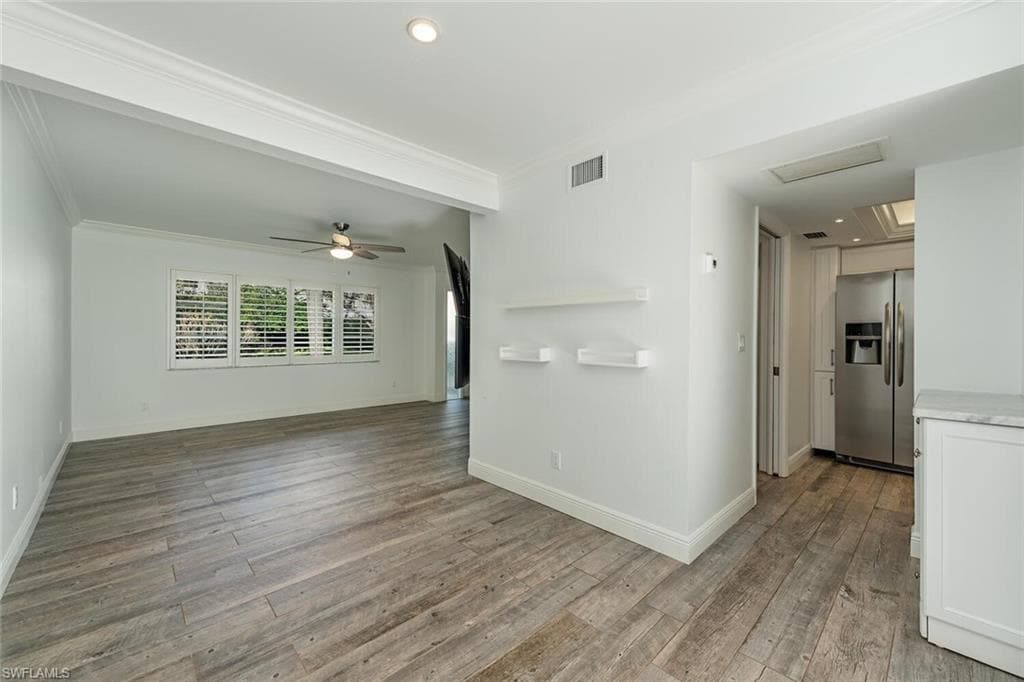 185 4th St S 2, Naples, FL 34102-21