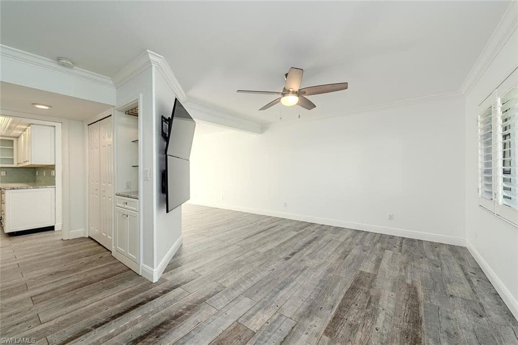 185 4th St S 2, Naples, FL 34102-22