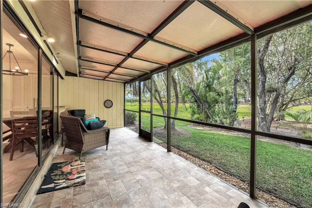 127 Forest Lakes Blvd 127, Naples, FL 34105-17