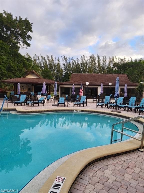 127 Forest Lakes Blvd 127, Naples, FL 34105-19