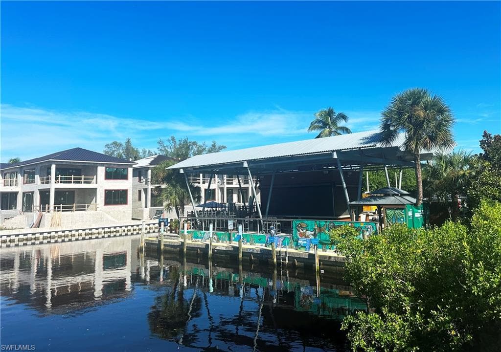 3069 Lunar St, Naples, FL 34112-5