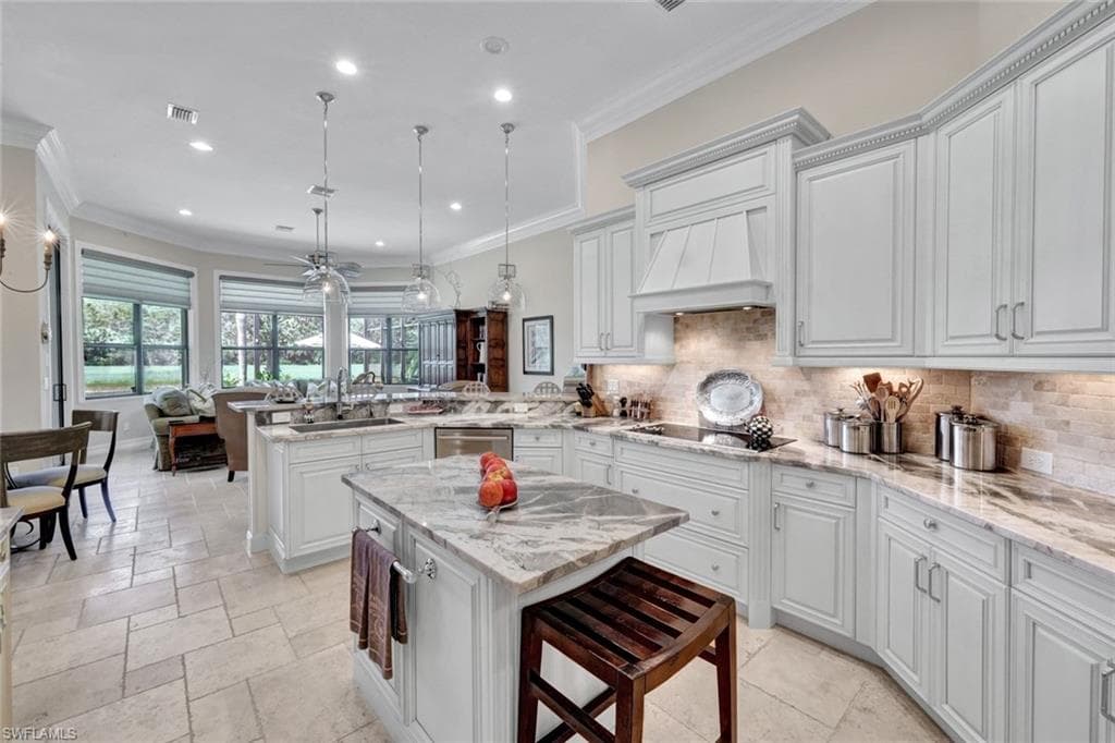 12194 Wicklow Ln, Naples, FL 34120-14