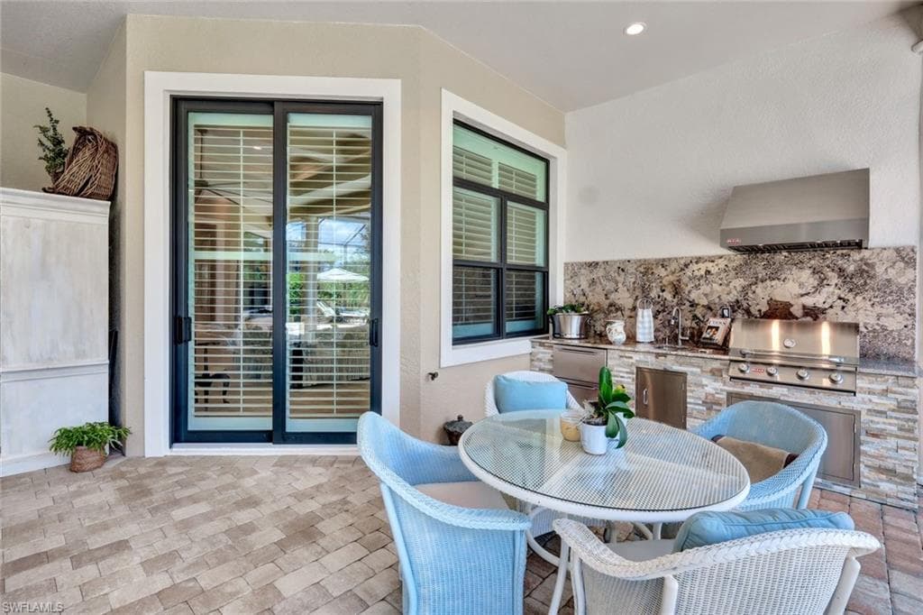 12194 Wicklow Ln, Naples, FL 34120-33