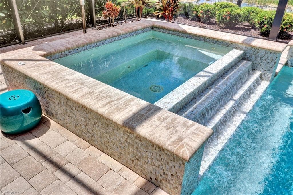 12194 Wicklow Ln, Naples, FL 34120-36