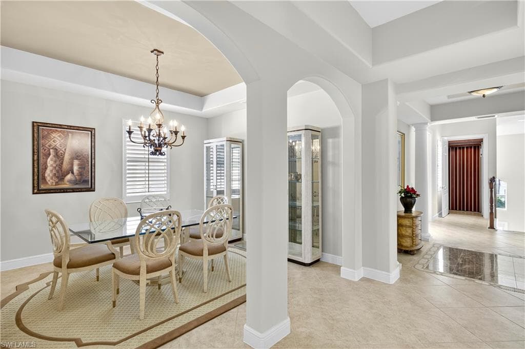 575 Avellino Isles Cir 201, Naples, FL 34119-8