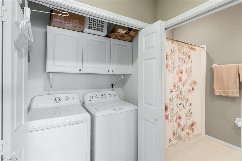 8241 Parkstone Pl 203, Naples, FL 34120-22