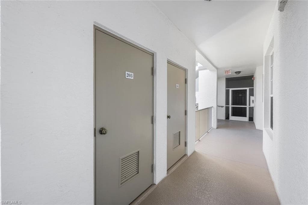 8241 Parkstone Pl 203, Naples, FL 34120-24