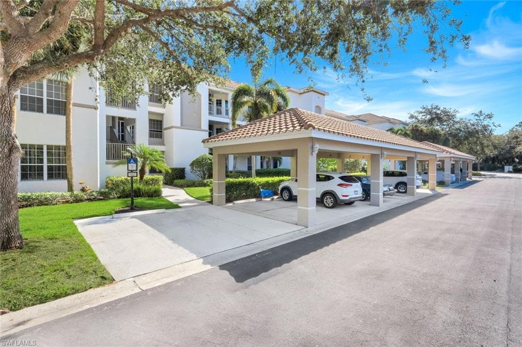 8241 Parkstone Pl 203, Naples, FL 34120-4