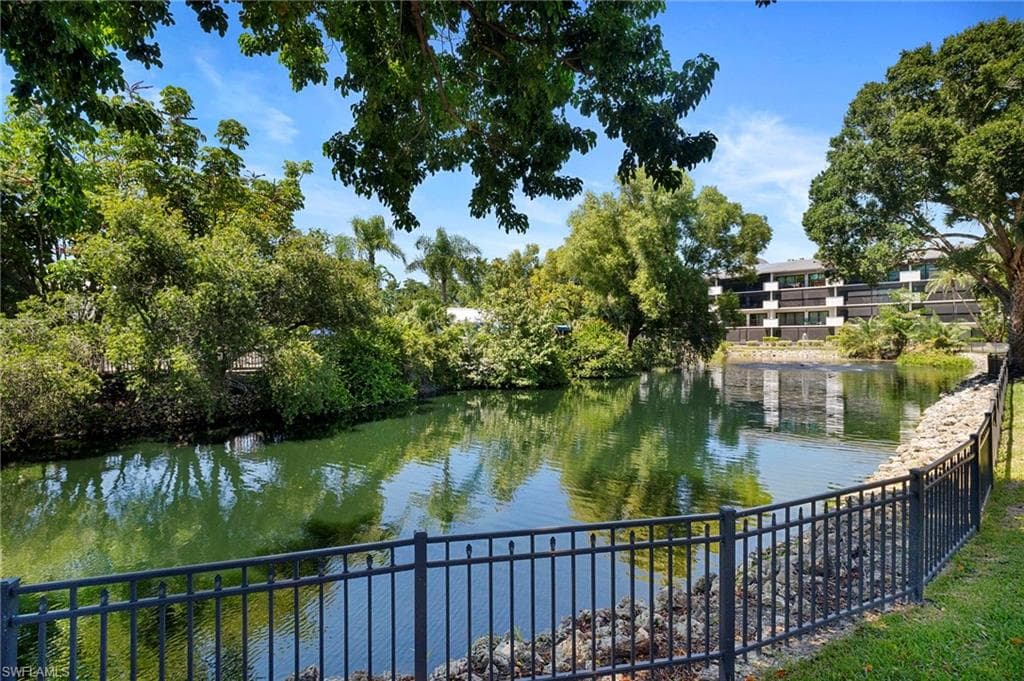 600 Neapolitan Way 343, Naples, FL 34103-14