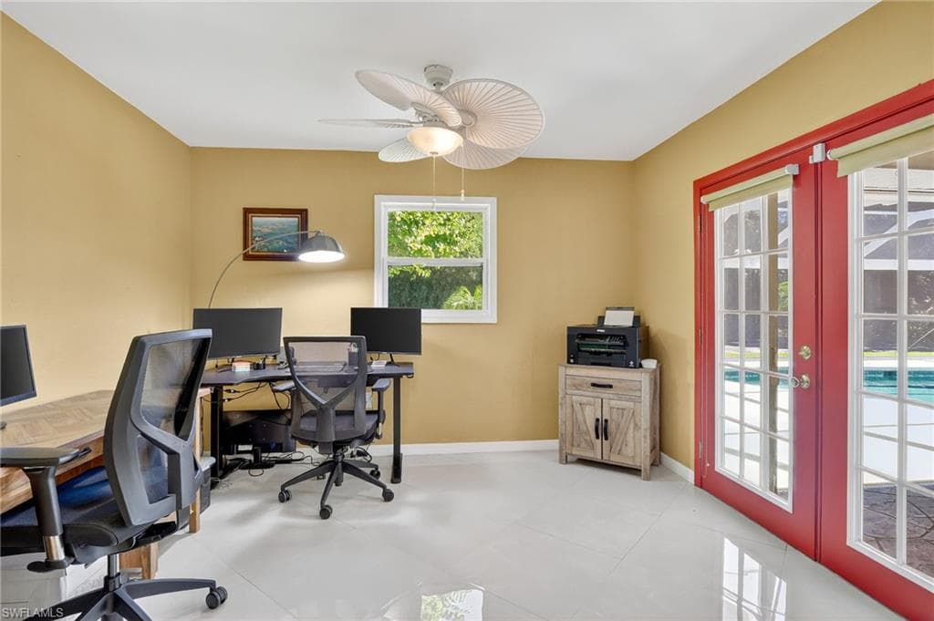 410 6th St NE, Naples, FL 34120-23