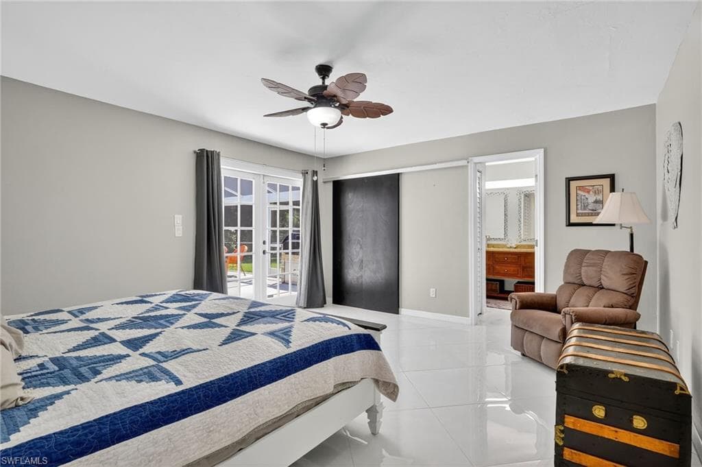 410 6th St NE, Naples, FL 34120-24