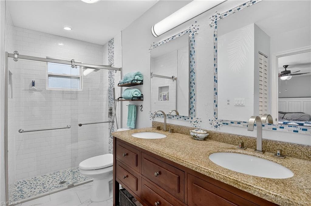 410 6th St NE, Naples, FL 34120-27