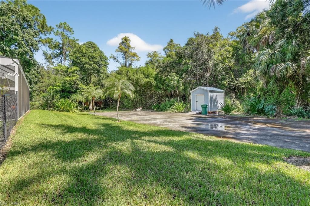 410 6th St NE, Naples, FL 34120-33