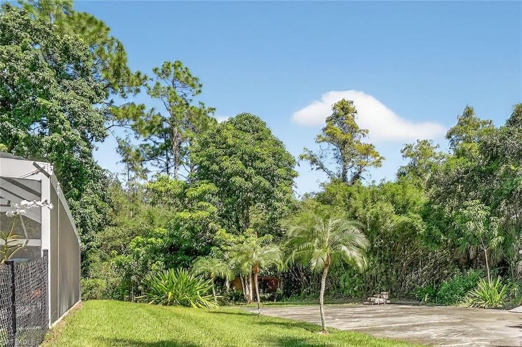 410 6th St NE, Naples, FL 34120-34