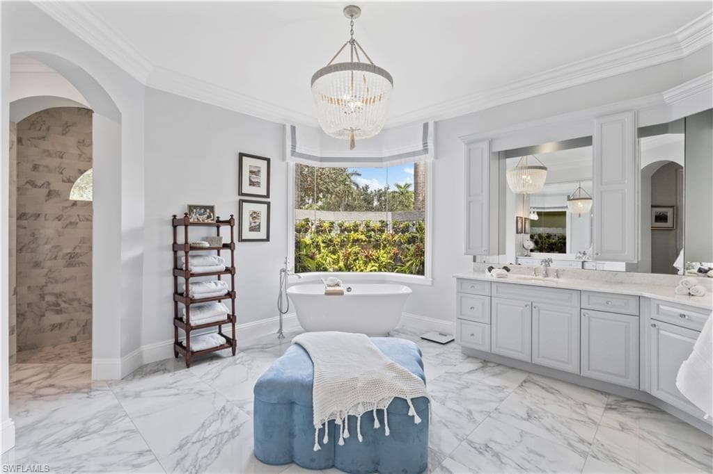 2900 Indigobush Way, Naples, FL 34105-21