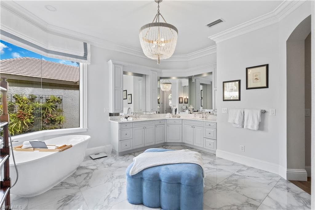 2900 Indigobush Way, Naples, FL 34105-22