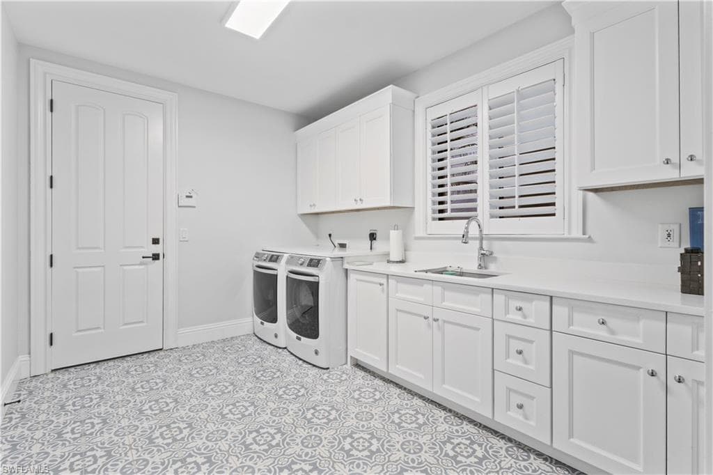 2900 Indigobush Way, Naples, FL 34105-24