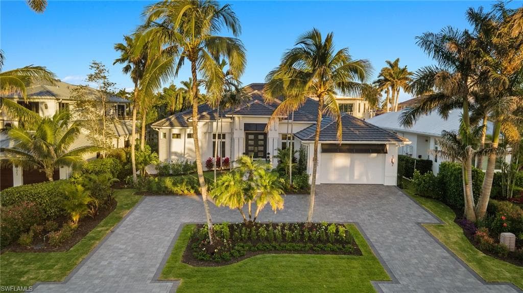 1955 Tarpon Rd, Naples, FL 34102-1