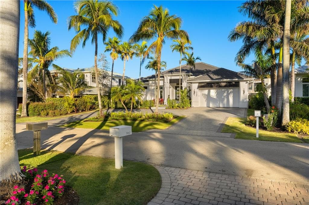 1955 Tarpon Rd, Naples, FL 34102-40