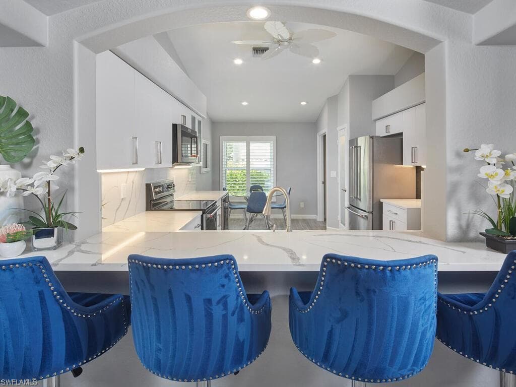 8260 Ibis Cove Cir B226, Naples, FL 34119-11