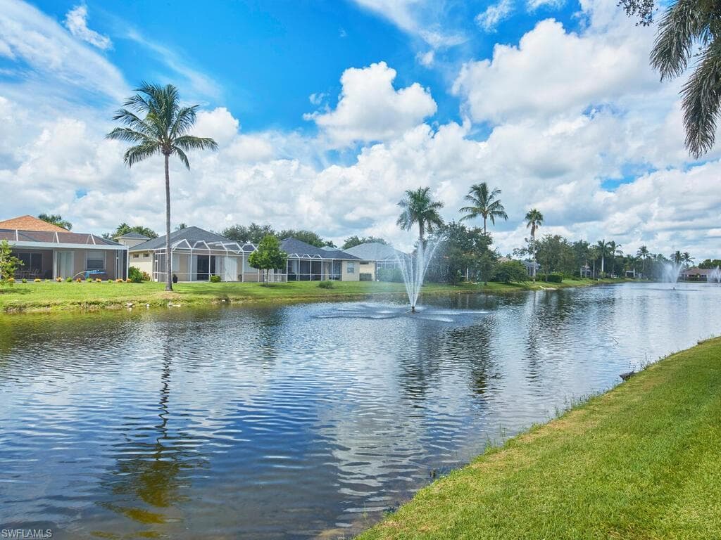 8260 Ibis Cove Cir B226, Naples, FL 34119-2