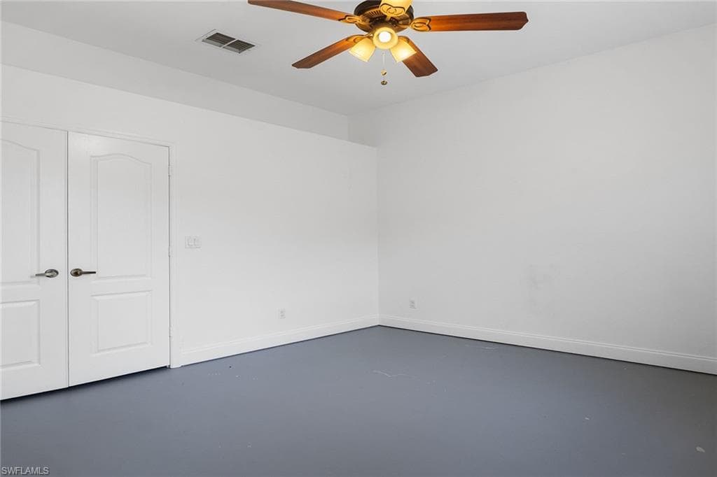 571 Raven Way, Naples, FL 34110-17