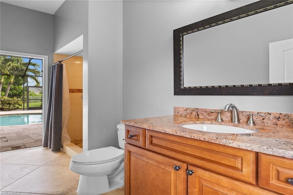 571 Raven Way, Naples, FL 34110-18