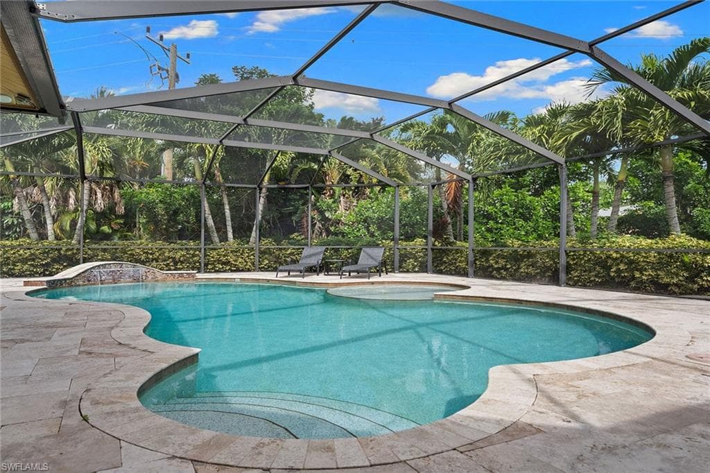 571 Raven Way, Naples, FL 34110-23