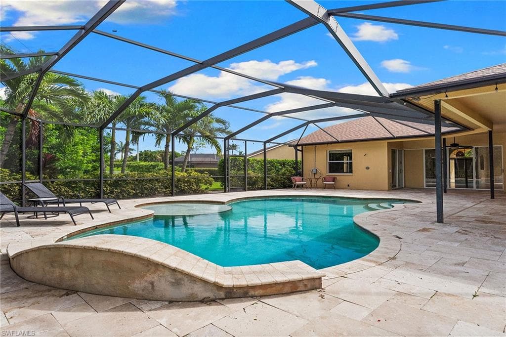 571 Raven Way, Naples, FL 34110-25