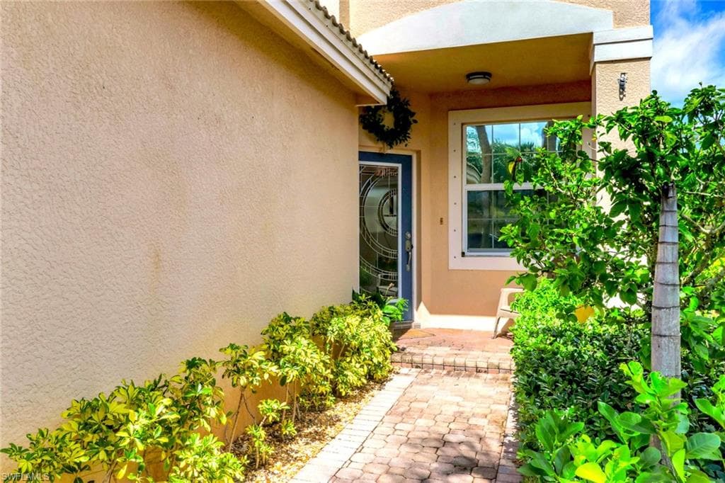 11077 Yellow Poplar Dr, Fort Myers, FL 33913-3