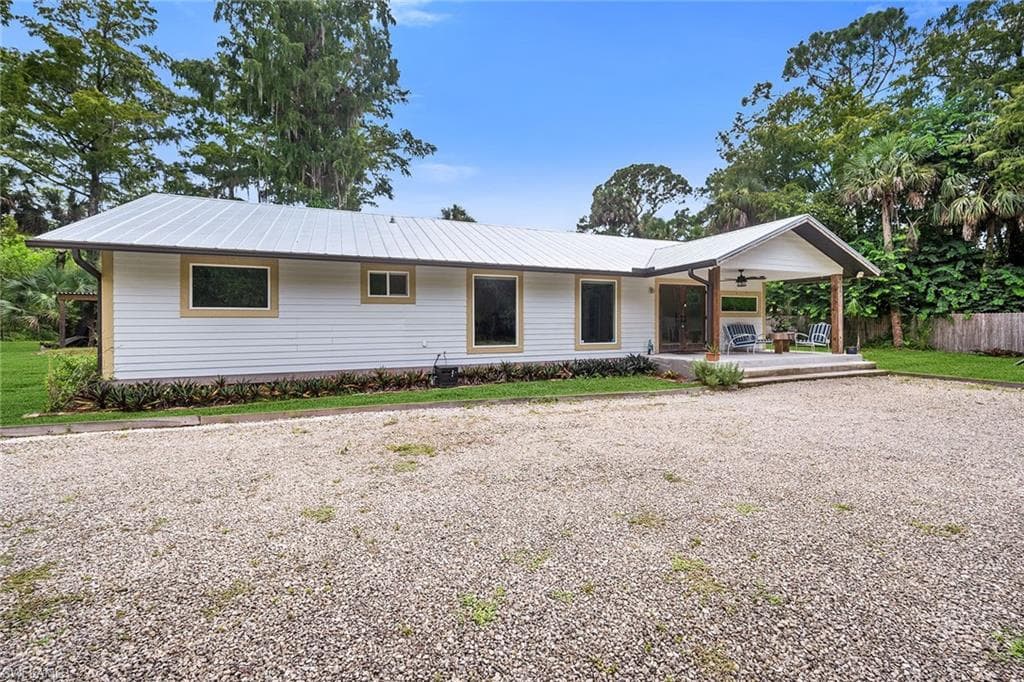 1821 Krape Rd, Naples, FL 34120-27