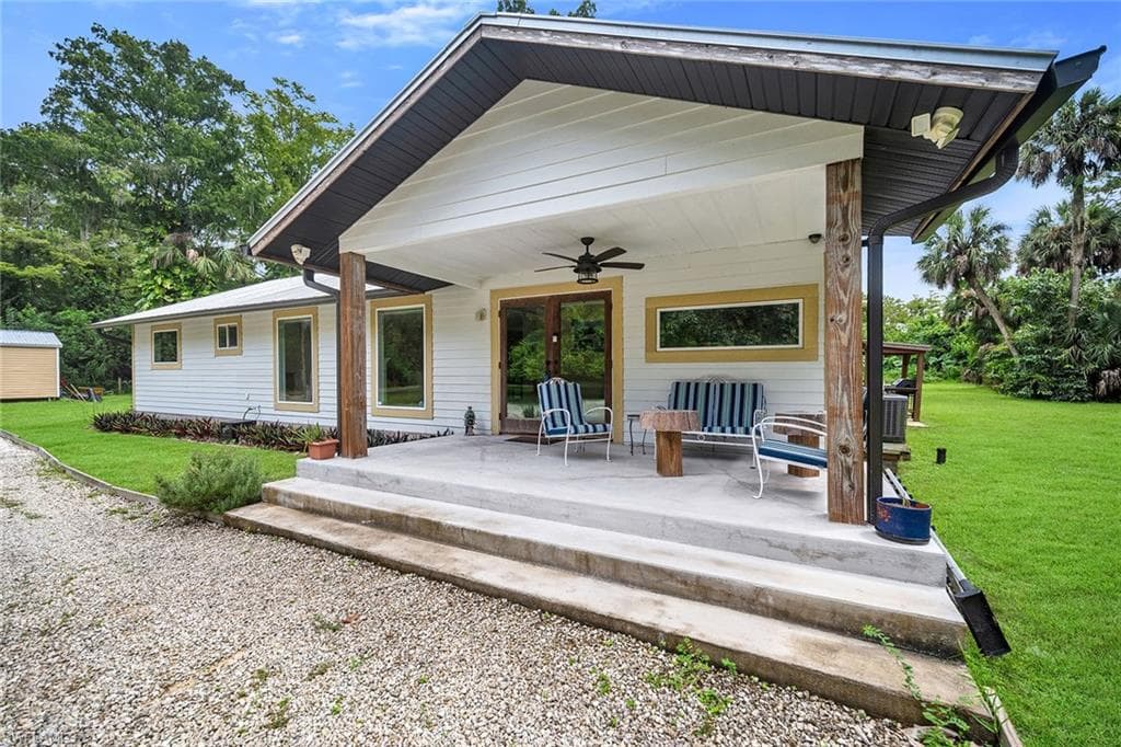 1821 Krape Rd, Naples, FL 34120-1