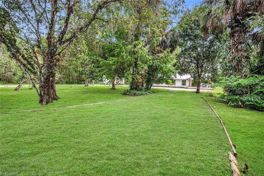 1821 Krape Rd, Naples, FL 34120-39
