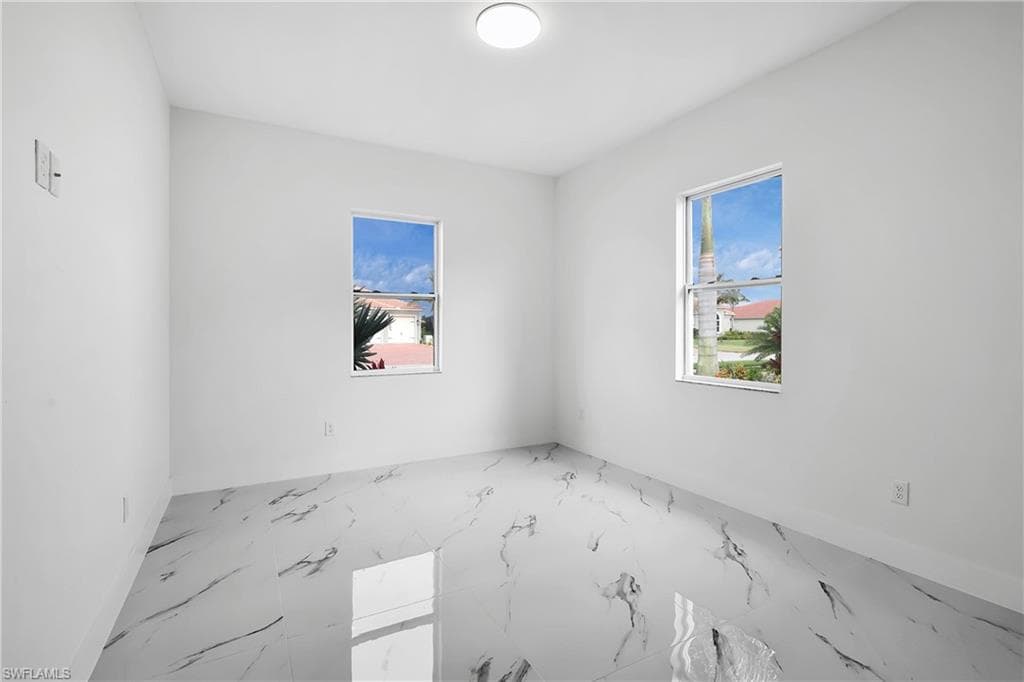 18716 Ensenada Dr, Naples, FL 34114-19