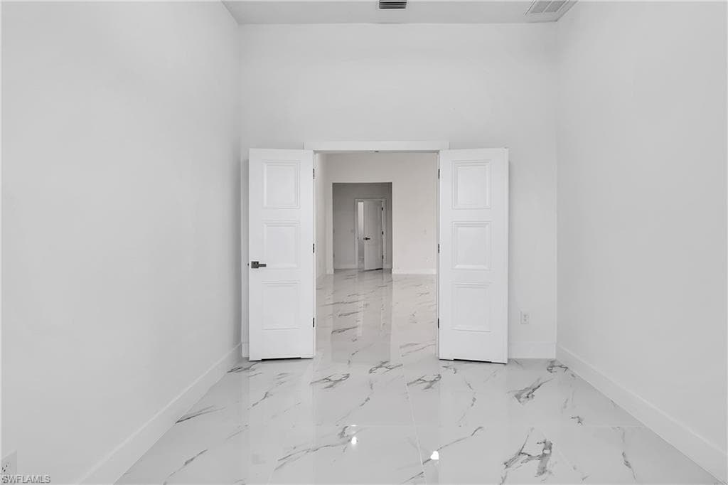 18716 Ensenada Dr, Naples, FL 34114-21