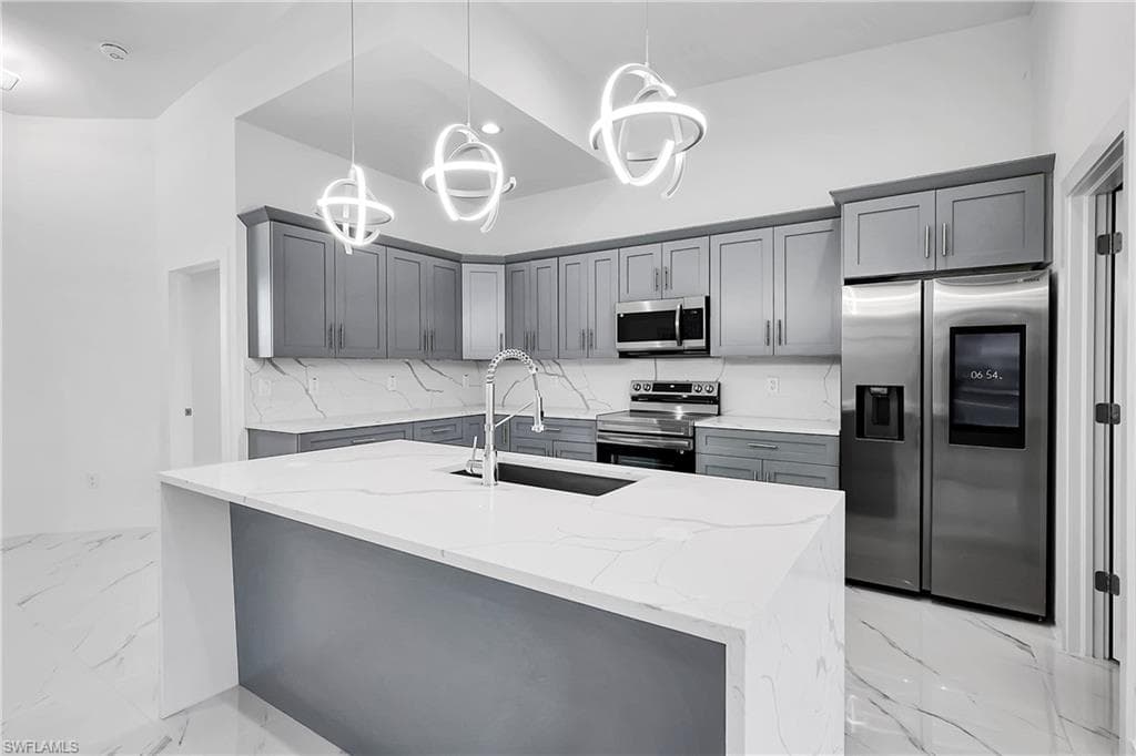 18716 Ensenada Dr, Naples, FL 34114-6