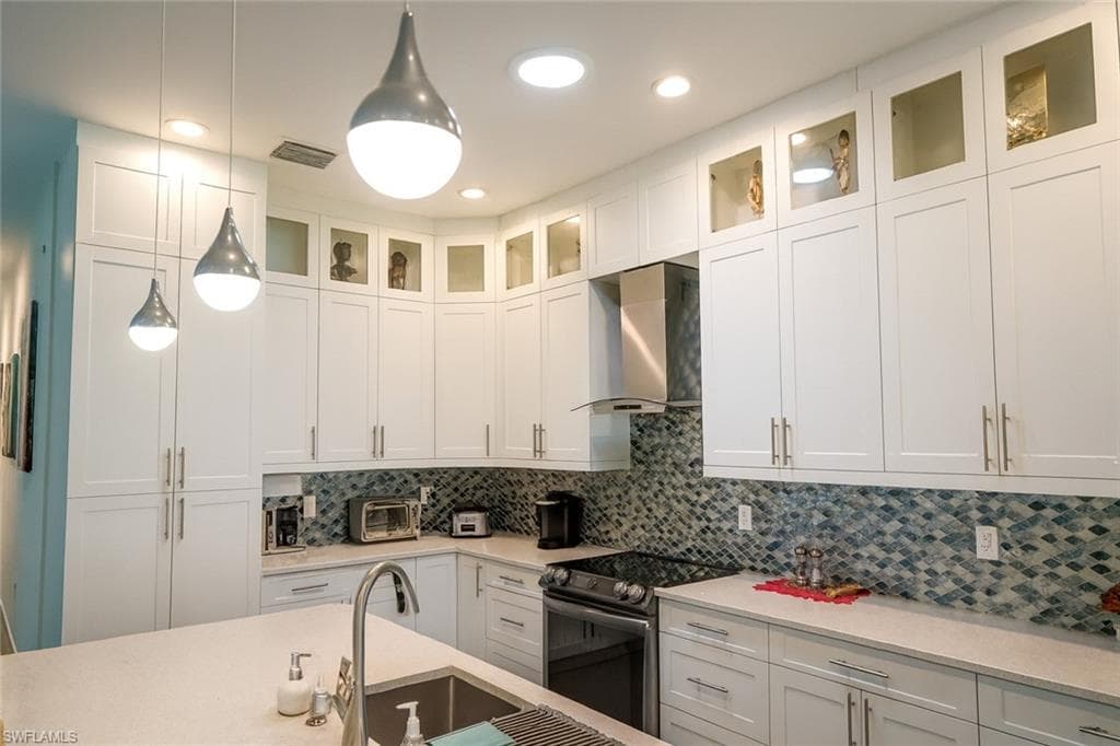 3068 2nd St NW, Naples, FL 34120-13