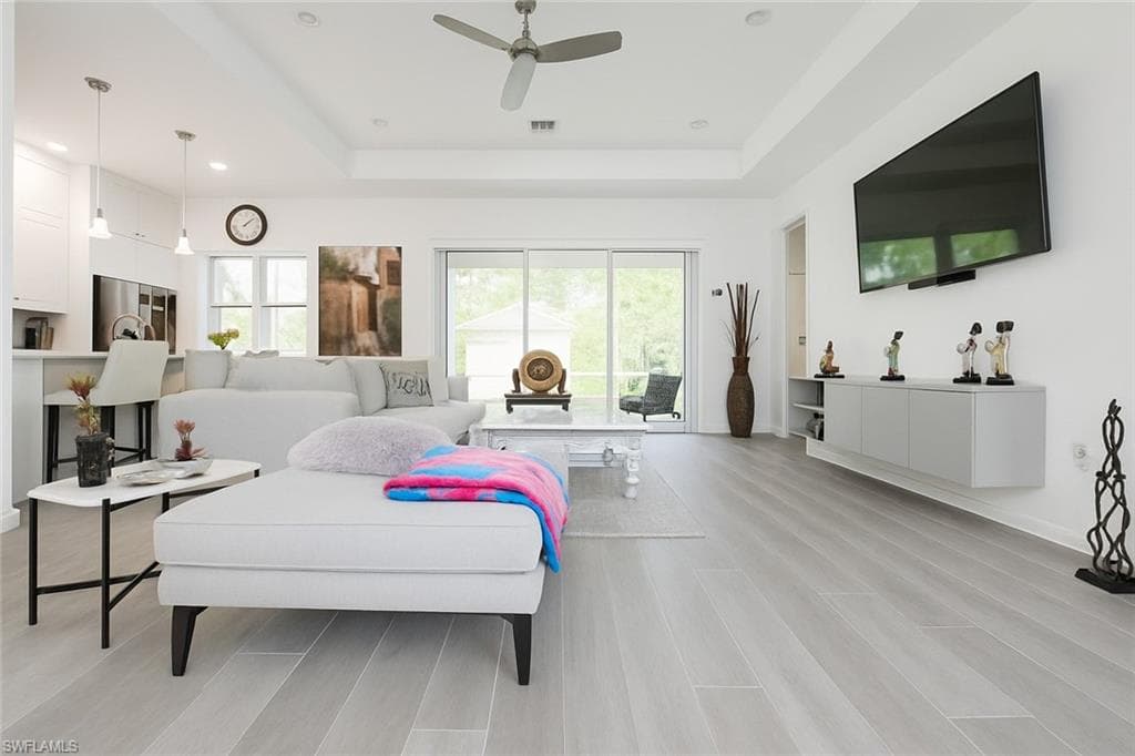 3068 2nd St NW, Naples, FL 34120-18