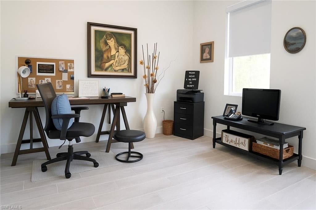 3068 2nd St NW, Naples, FL 34120-25