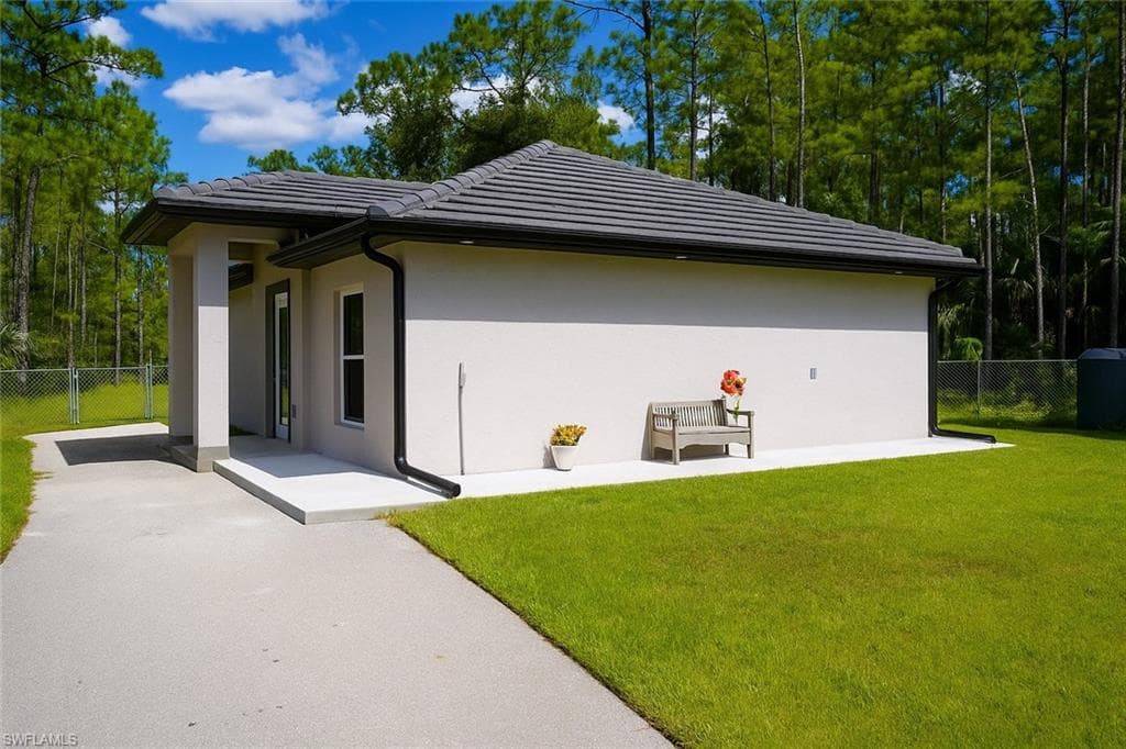 3068 2nd St NW, Naples, FL 34120-29