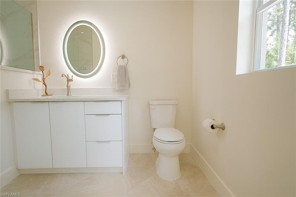 3068 2nd St NW, Naples, FL 34120-32