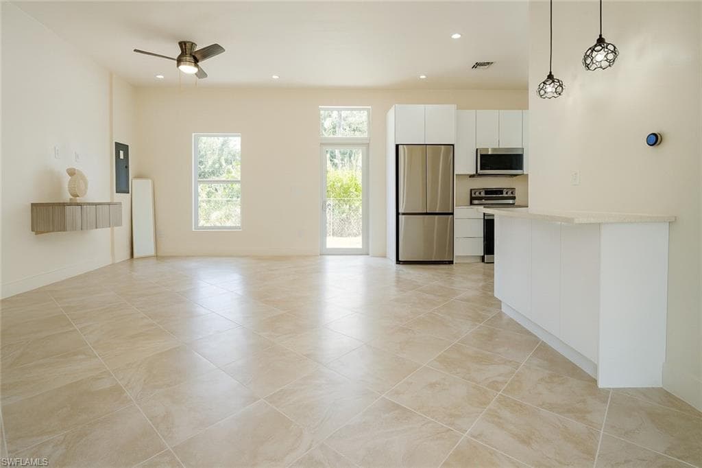 3068 2nd St NW, Naples, FL 34120-33