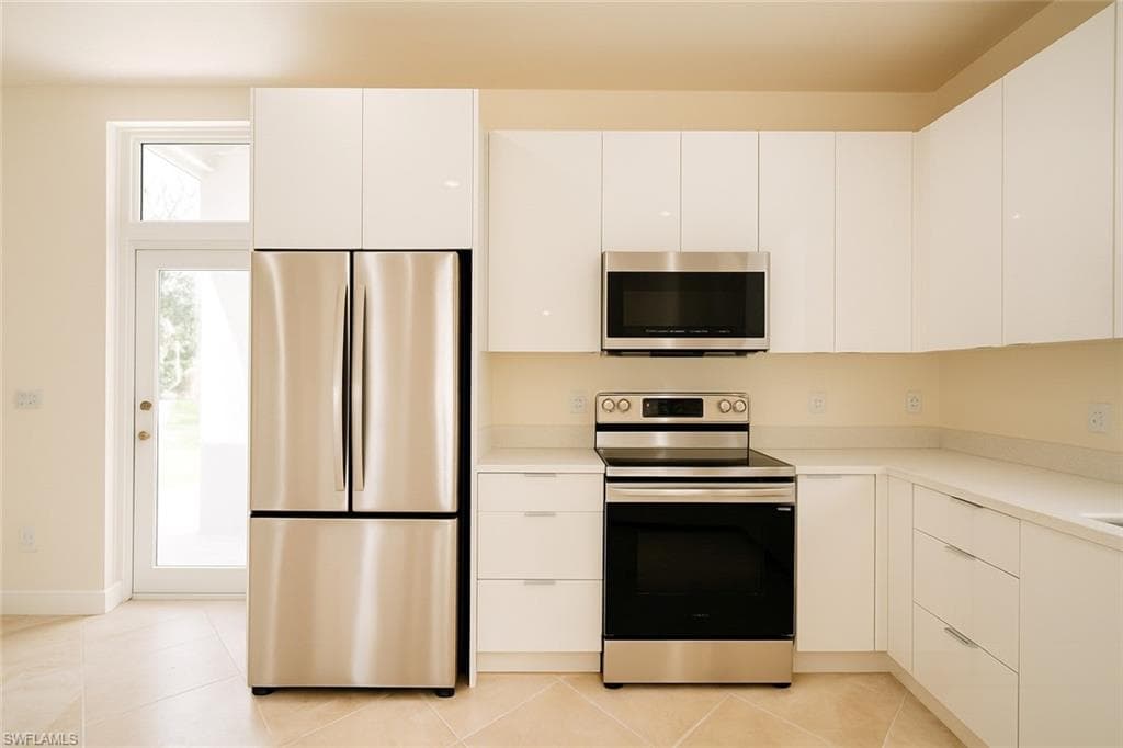 3068 2nd St NW, Naples, FL 34120-36