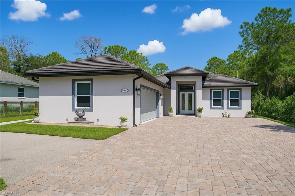 3068 2nd St NW, Naples, FL 34120-2