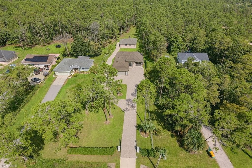 3068 2nd St NW, Naples, FL 34120-4