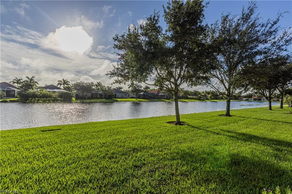 14496 Grapevine Dr, Naples, FL 34114-13