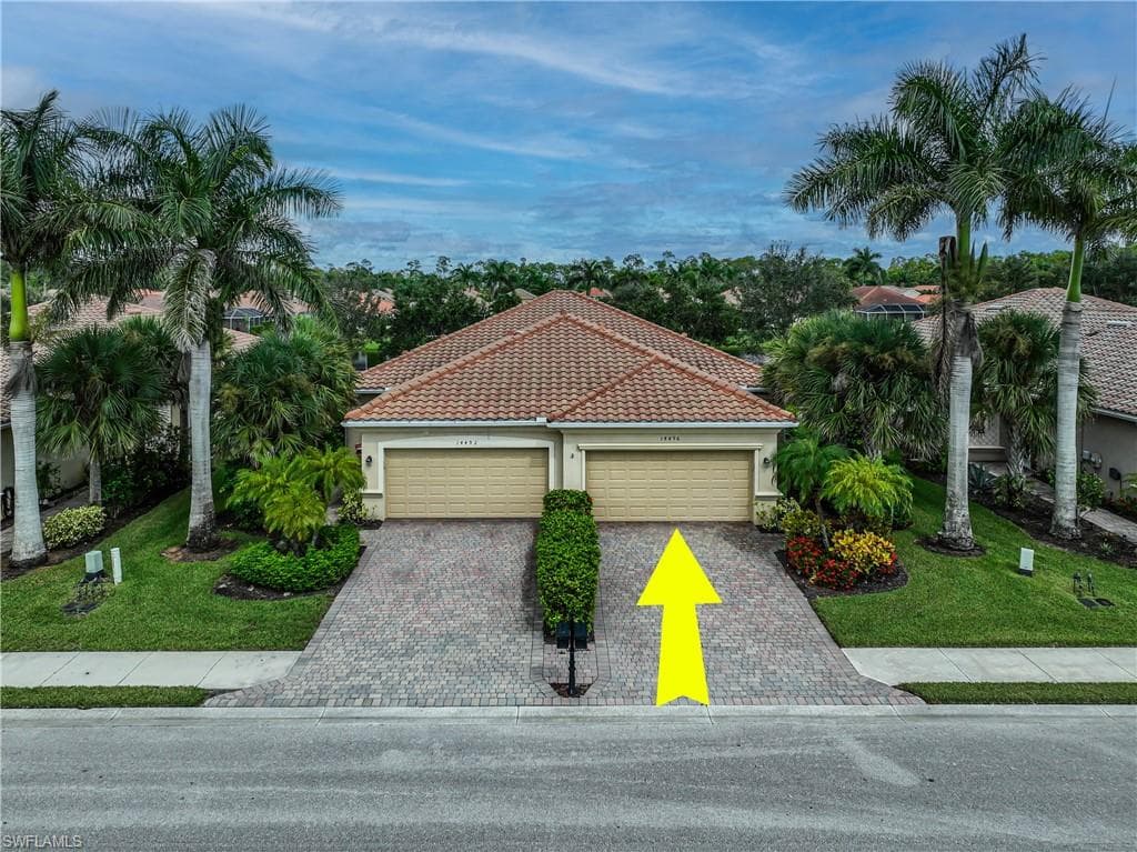 14496 Grapevine Dr, Naples, FL 34114-17