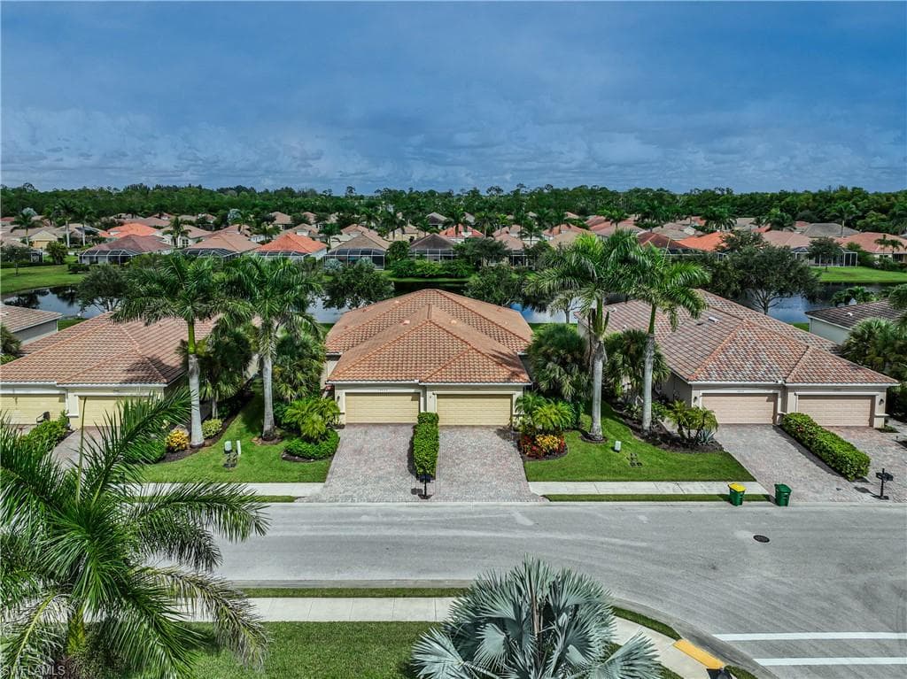 14496 Grapevine Dr, Naples, FL 34114-18